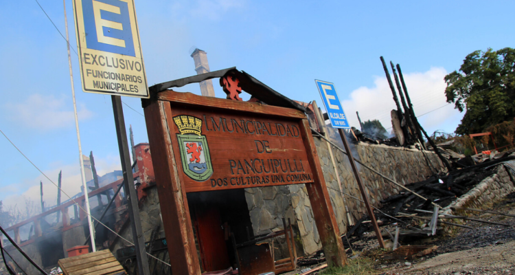 Escombros de Municipalidad de Panguipulli