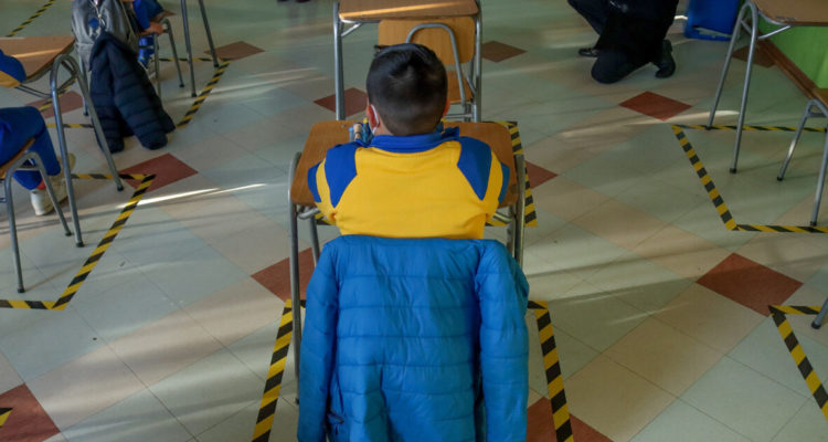Un 58% de los estudiantes, a nivel escolar, han vuelto de forma presencial a las salas de clases