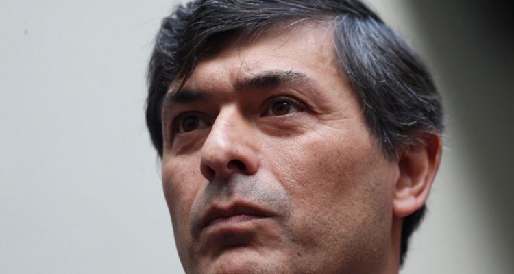 Parisi no confirma fecha de su llegada al país