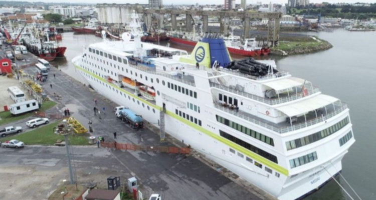 ¡Oh-micron! Funcionaria argentina erra de continente y permite acceso a barco proveniente de África