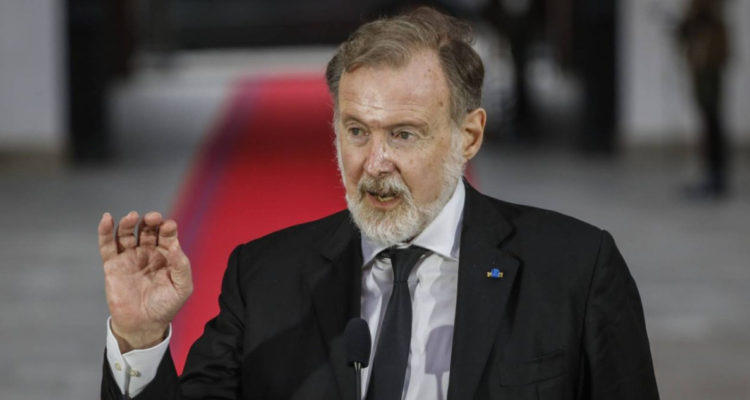 Gobierno argentino se desliga de comentarios de embajador Bielsa sobre Kast Son a título personal