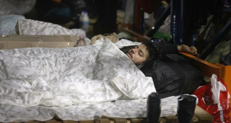 Guerras híbridas los conflictos se modernizan pero las consecuencias para los migrantes no cambian