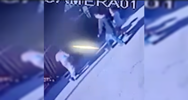 Hombre fue amarrado a un árbol en Maipú tras ser acusado de intentar sustraer niños