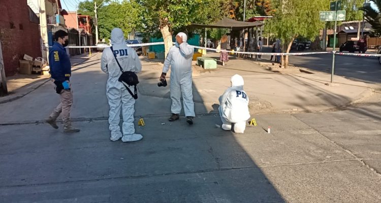 Asesinato en Renca: hombre fue baleado desde un auto cuando conversaba con amigos