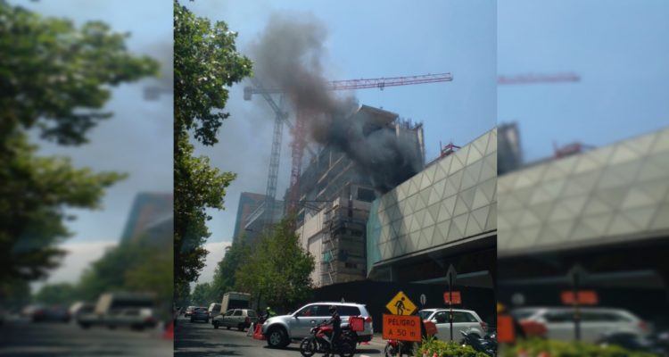 Humo que salía desde el Parque Arauco generó alerta en la capital: era causado por un generador
