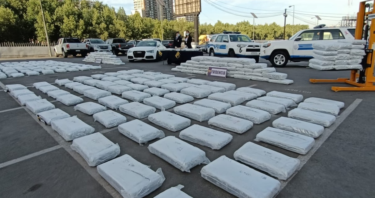 Incautan casi $6 mil millones en droga enviados desde México a Chile: llegó como “fertilizante”