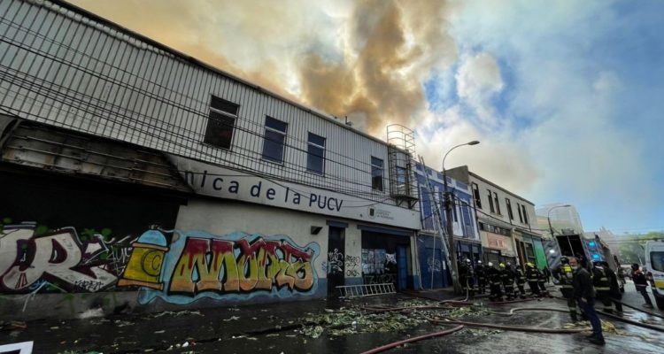 incendio estructural en Valparaíso