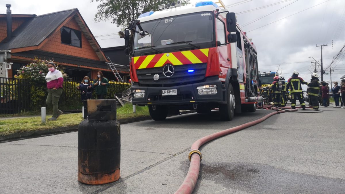 Una Panadería Con Daños Una Casa Casi Destruida Y Otras 2 Afectadas Deja Incendio En Puerto 3476