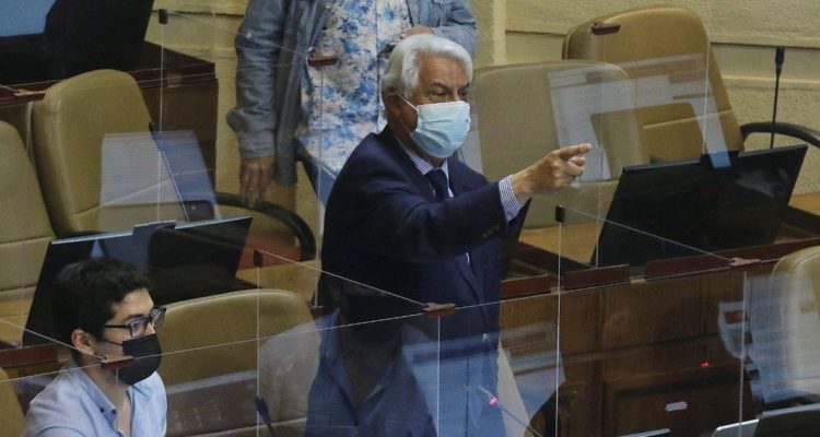 Naranjo será llevado a comisión de ética