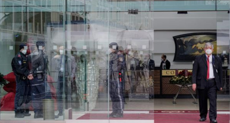 Irán y EEUU retoman las negociaciones para rescatar el pacto nuclear