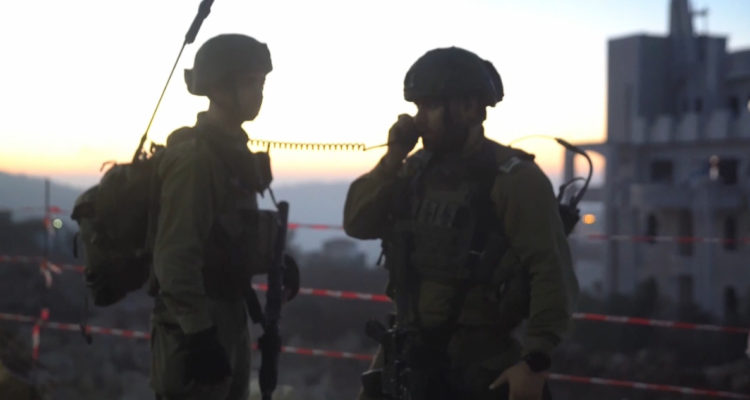 Israel detiene a 50 miembros del grupo Hamás en Cisjordania incautaron municiones, dinero y armas