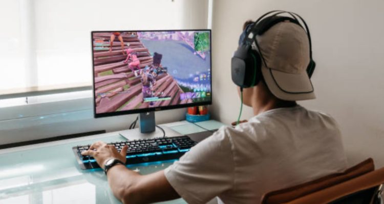 ¿Será que jugar por internet es el mejor camino al paraíso? Ruperto Concha