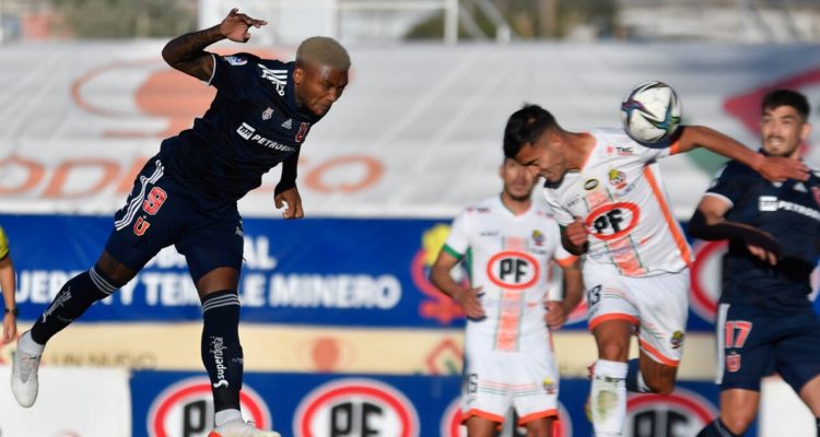 Junior Fernandes no tuvo buen partido en El Salvador.