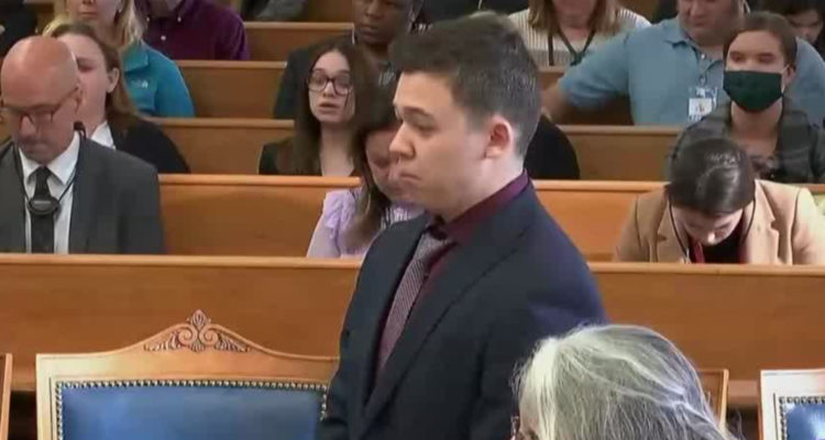 Kyle Rittenhouse se desvaneció tras la sentencia jurado declara inocente a acusado de 2 muertes en protesta racial