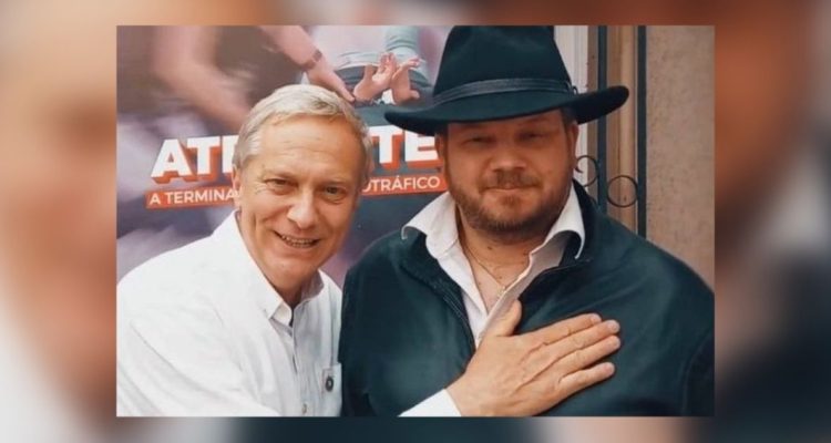 Kaiser renuncia al Partido Republicano