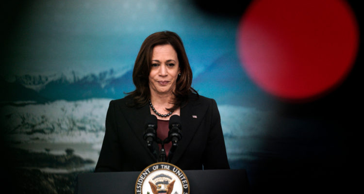 ¿Dónde está Kamala Harris de presidenta de EEUU por una hora a pasar casi desapercibida