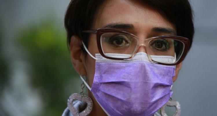 Oliva cuesta abajo: su partido deja en libertad de acción a militantes y Boric y el PC quitan apoyo