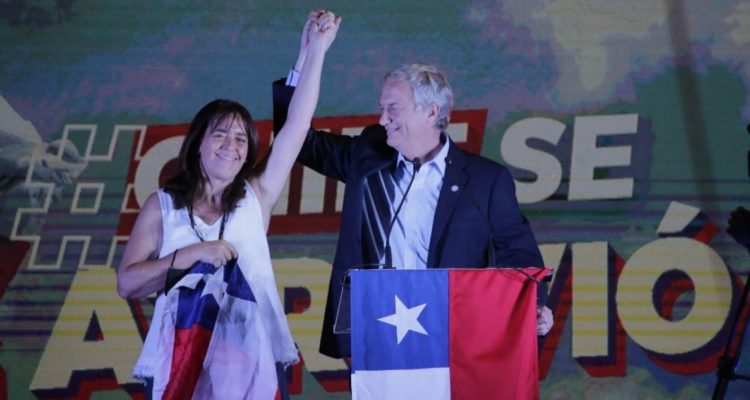 Kast apunta contra Boric y el PC