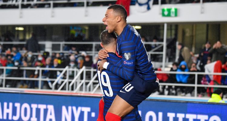 Kylian Mbappé planea mejorar su juego aéreo.