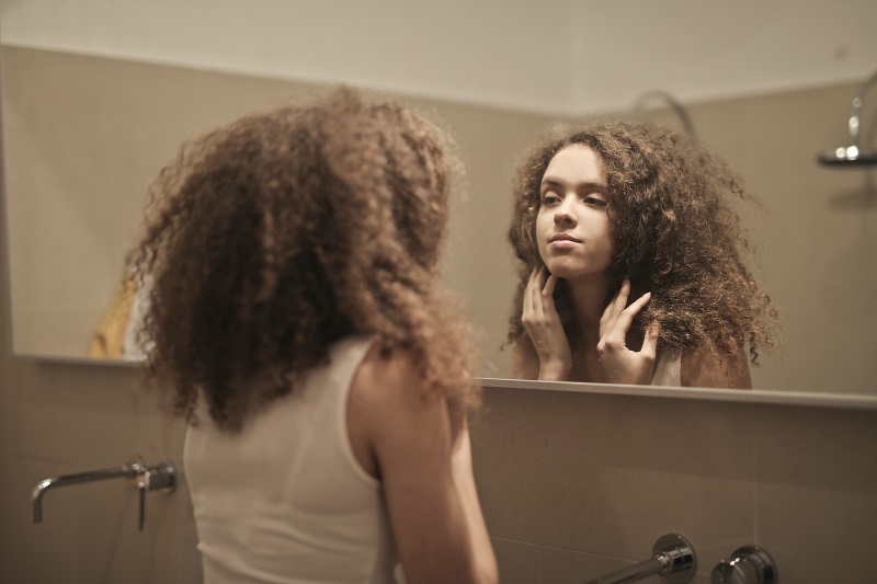 La Ley del Espejo a veces muestra lo que no te gusta de ti mismo