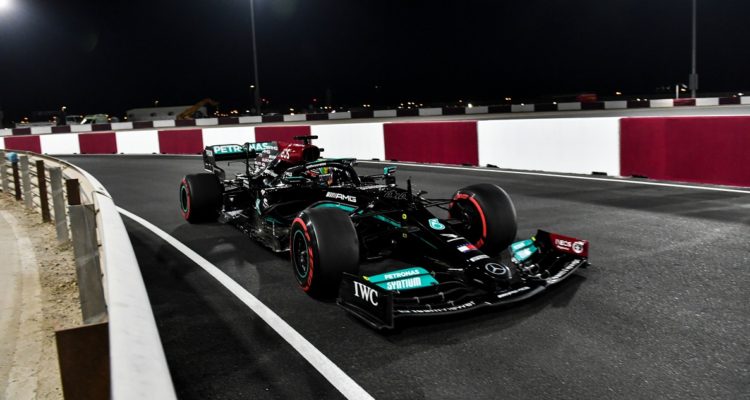 Lewis Hamilton se quedó con la Pole del GP de Catar.
