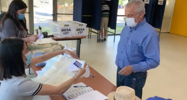 Mañalich criticó allanamiento a Comunes y señaló que acusación contra Oliva fue maniobra política