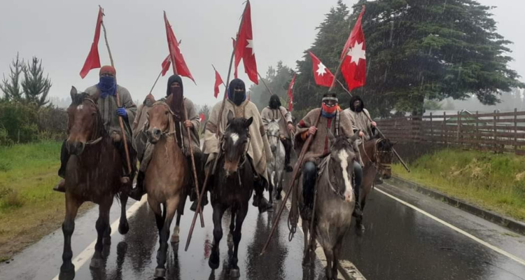 Manifestantes contra Estado de Excepción en Macrozona Sur