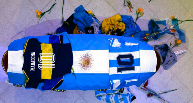 Féretro de Diego Maradona