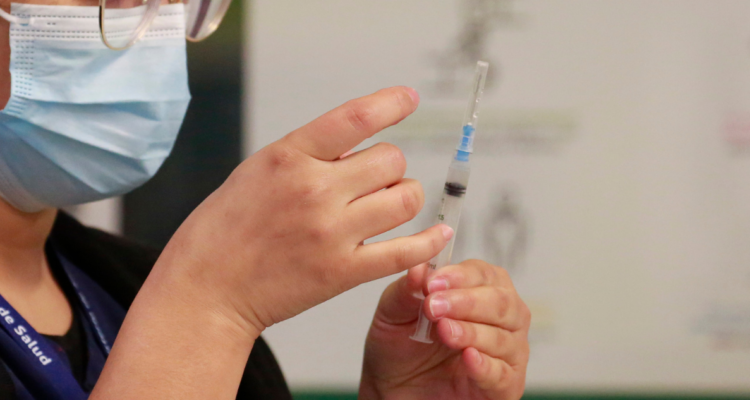 Minsal informa que 5.8 millones de personas han recibido dosis de refuerzo