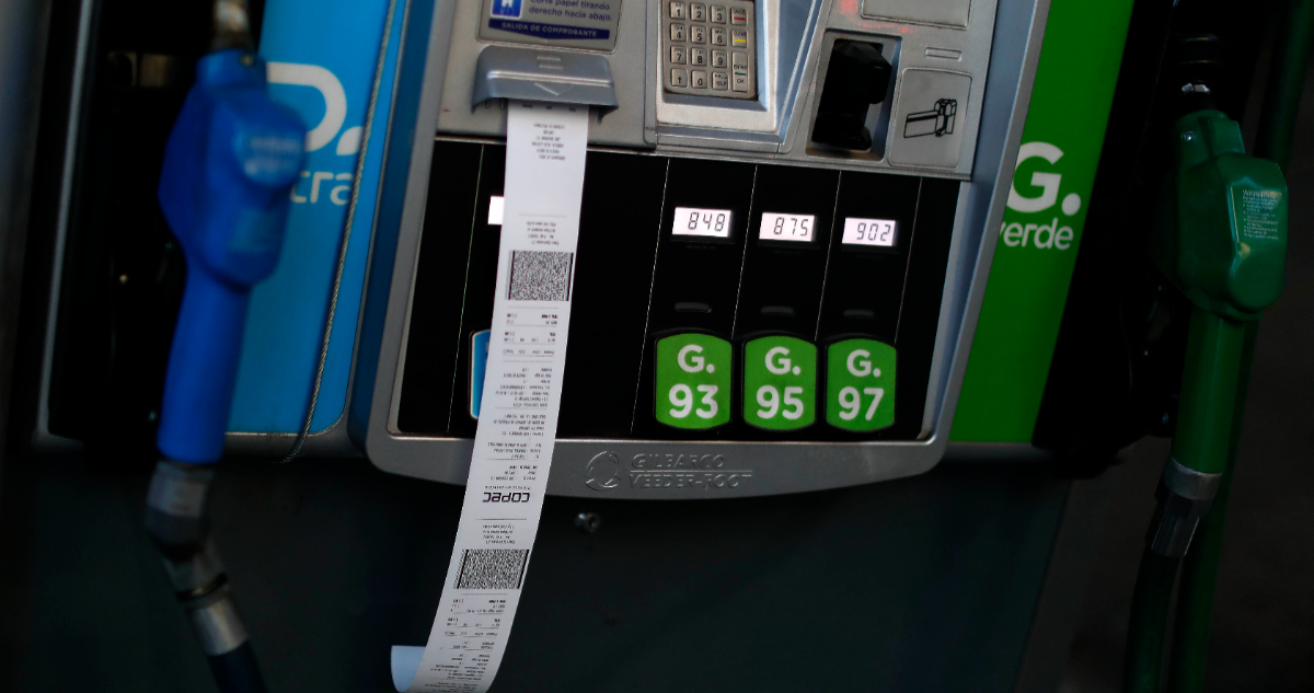 Mayor alza en meses Enap informa que precio de todos los combustibles aumenta 6,4 pesos por litro
