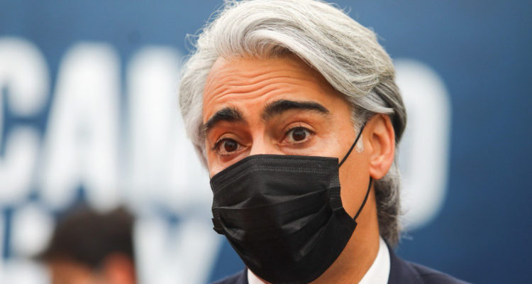 ME-O acusa manipulación mediática y critica a Boric por caso de Karina Oliva: la utilizó y desechó