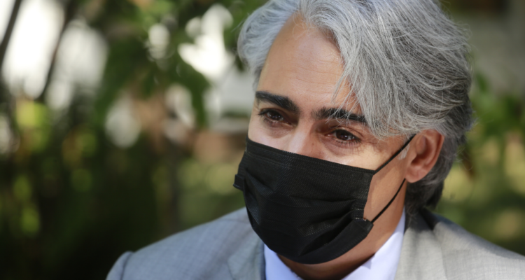 Marco Enríquez-Ominami con mascarilla.