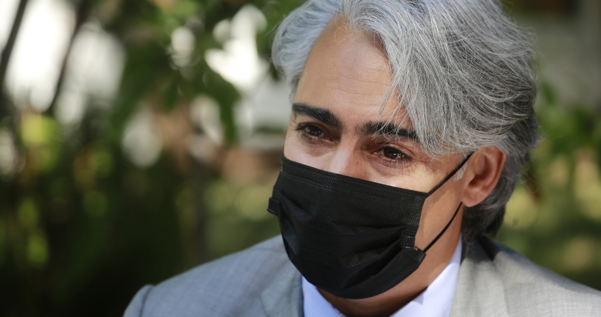 Marco Enríquez-Ominami con mascarilla.