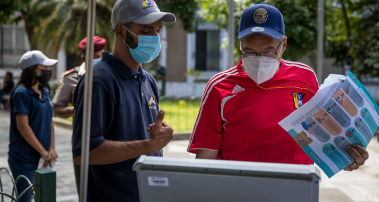 Megaelecciones con mínimas expectativas en Venezuela 70.000 candidatos compiten por 3 mil puestos