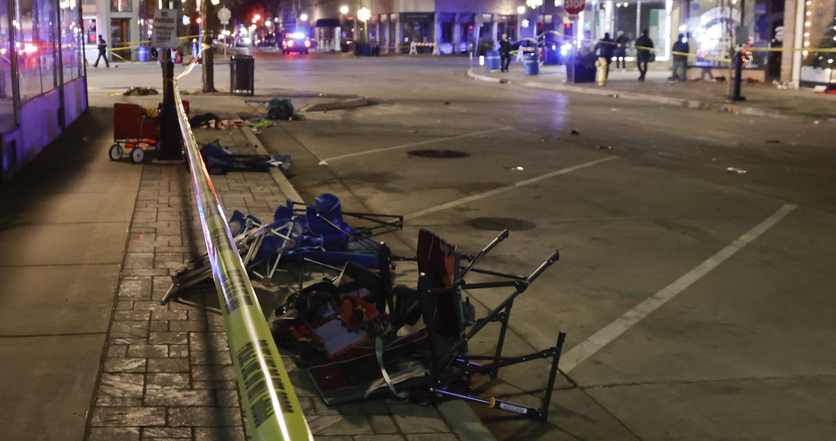 Al menos 18 menores resultan heridas tras atropello masivo en desfile navideño de Wisconsin