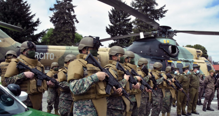 Militares en formación