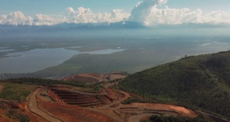 Panorámica de la zona de extracción de la mina Fénix