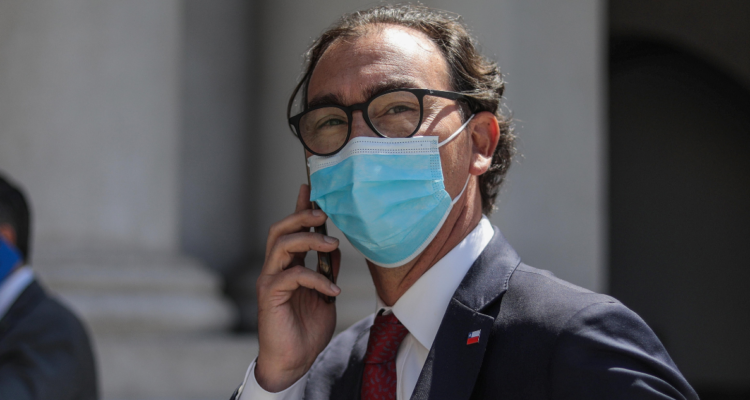 Ministro Figueroa evita profundizar sobre eliminación de la Reforma Educacional que plantea Kast