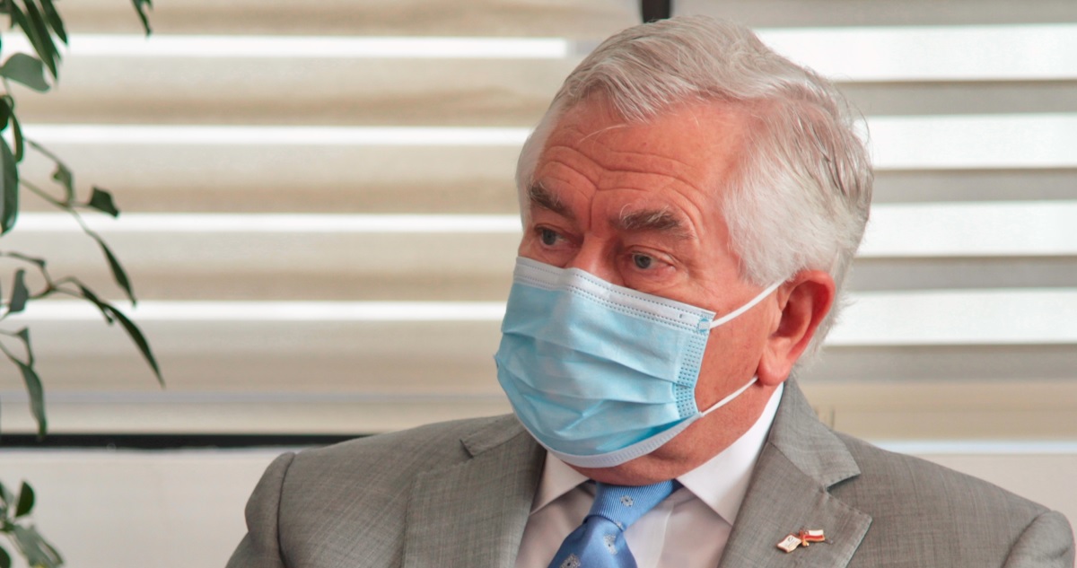 Ministro de Salud, Enrique Paris.