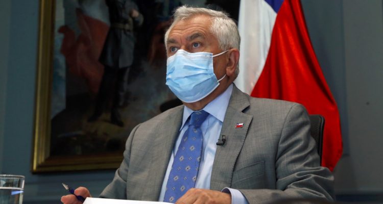 El ministro de Salud de Chile, doctor Enrique Paris.