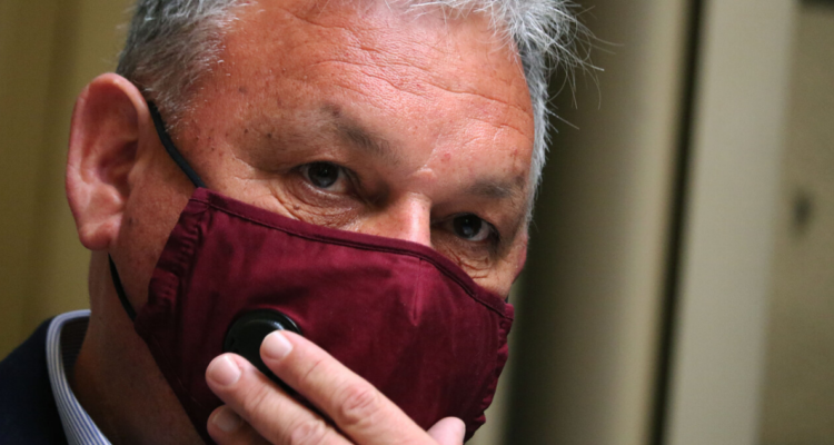 Gobernador Mundaca crítica visita de Piñera a embalse y califica de histórico estas votaciones