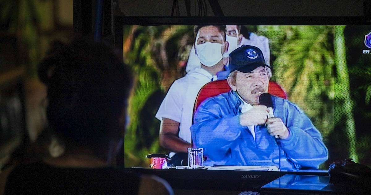 El mandatario de Nicaragua, Daniel Ortega, dando un discurso en televisión.