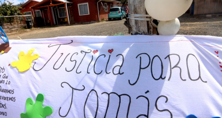 Pancarta por caso Tomás Bravo