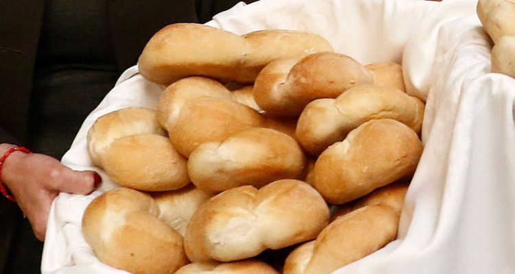Precio del pan en Punta Arenas llegó a los $2 mil el kilo