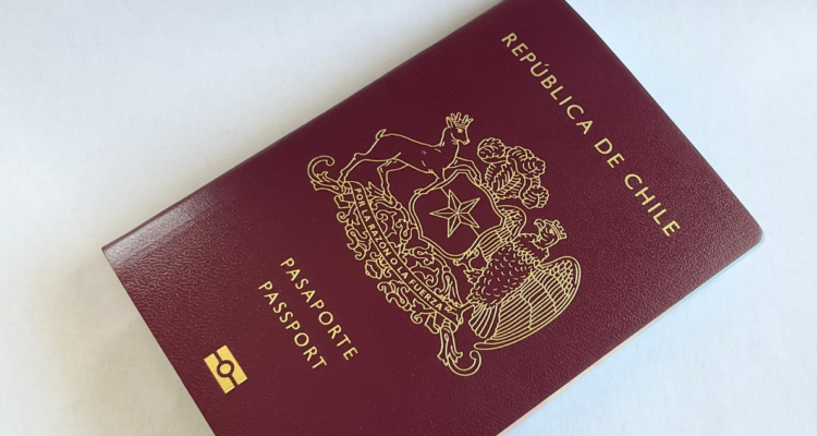 Embajada de EEUU por pasaportes: Mantenemos compromiso con Chile para asegurar buenas prácticas