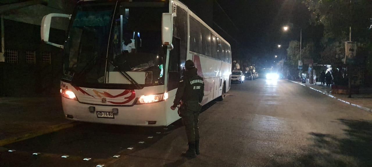 PCR falsificados: detienen a 26 personas que viajaban en un bus en Tocopilla