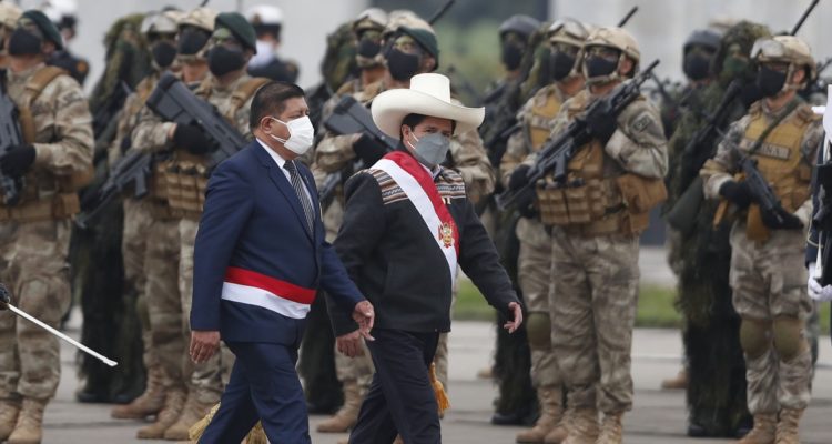 Pedro Castillo y su ministro de Defensa, Pedro Castillo y su ministro de Defensa, Walter Ayala.