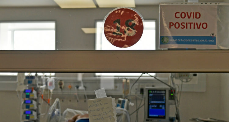 Hombres no vacunados y mayores de 50 años: el perfil de los pacientes UCI por covid-19