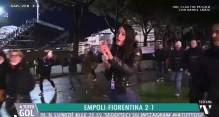 periodista manoseada en vivo estadio italia