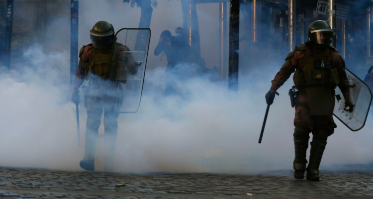 Fiscalía pide hasta 40 años de presidio para carabineros formalizados por apremios ilegítimos